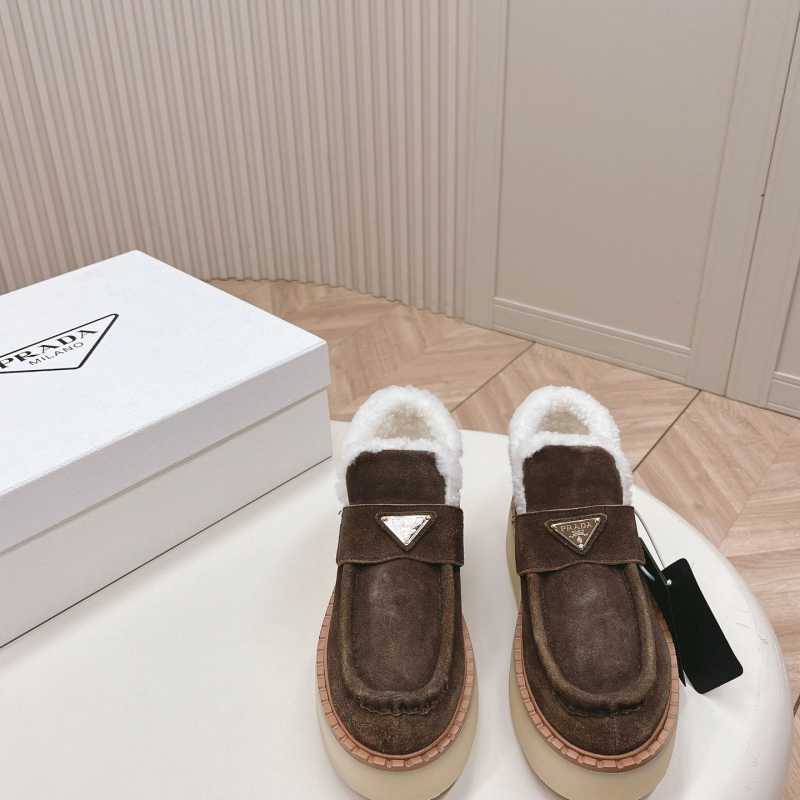 Pra*a casual shoes